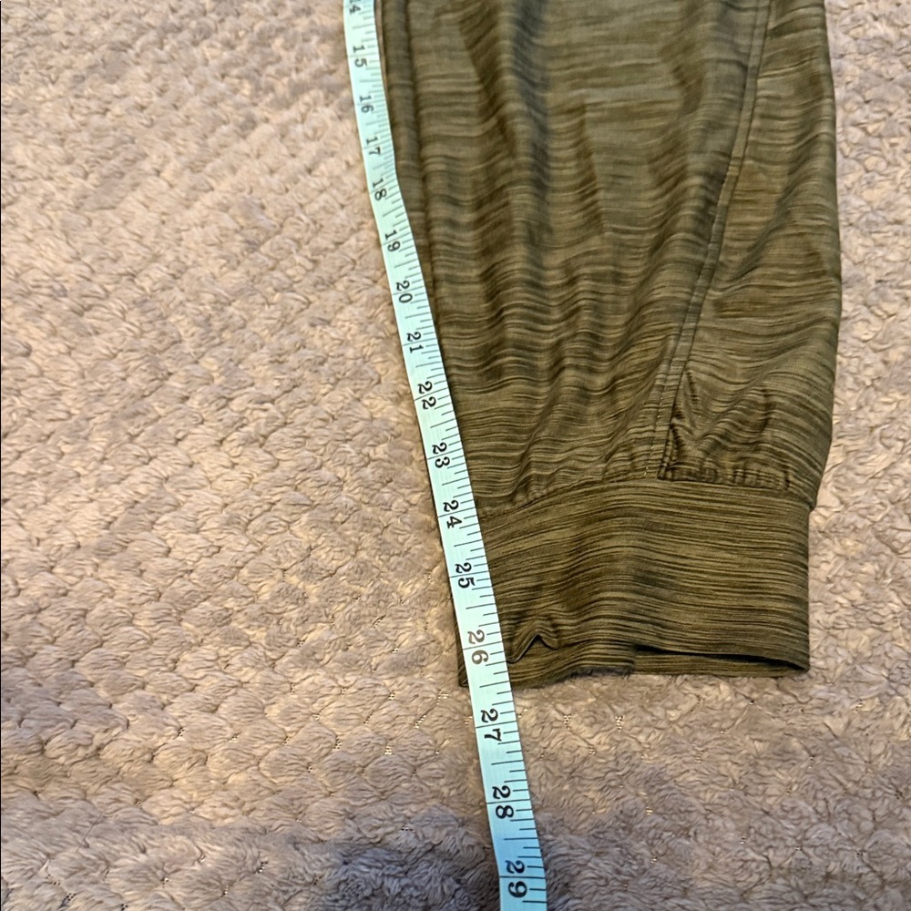 ✨ All in Motion NWT Women’s Medium Soft Knit Joggers – Olive Green ✨ - Picture 5 of 8